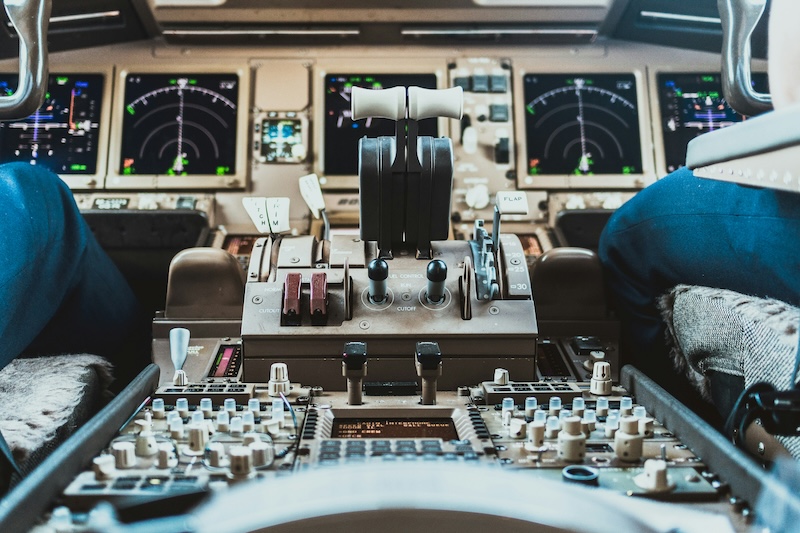 Aeroplane cockpit